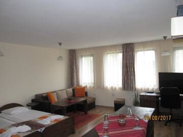 Фото номера Апартаменты с балконом Гостевой дом Guest House Belchin View г. Белчин 4