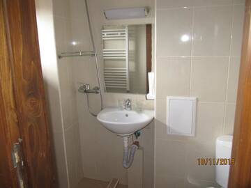 Фото номера Небольшой двухместный номер с 1 кроватью Гостевой дом Guest House Belchin View г. Белчин 5
