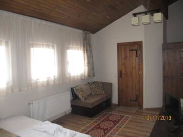 Фото номера Небольшой двухместный номер с 1 кроватью Гостевой дом Guest House Belchin View г. Белчин 2