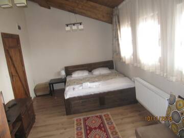 Фото номера Небольшой двухместный номер с 1 кроватью Гостевой дом Guest House Belchin View г. Белчин 3
