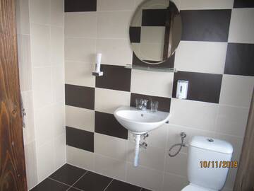 Фото номера Бюджетный трехместный номер Гостевой дом Guest House Belchin View г. Белчин 7